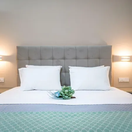 Rania's Deluxe Lägenhet *